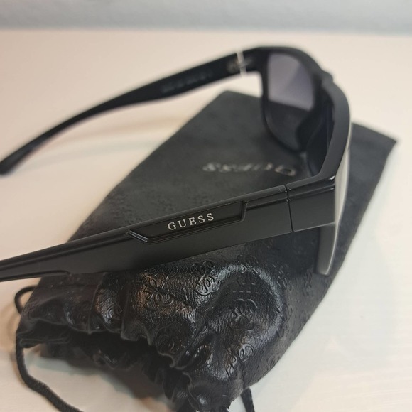 NEW Guess Sunglasses Men's Rectangular Matte Black - Picture 7 of 8